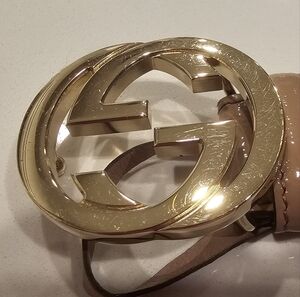 GUCCI Gold-Tone Logo Buckle Patent Leather Belt - Mauve/Tan